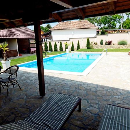 Aqualux Apartments Врднік Екстер'єр фото