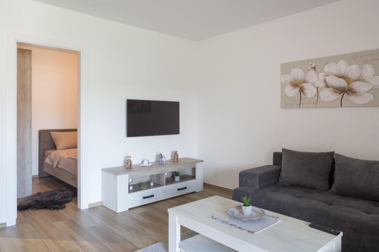 Aqualux Apartments Врднік Екстер'єр фото